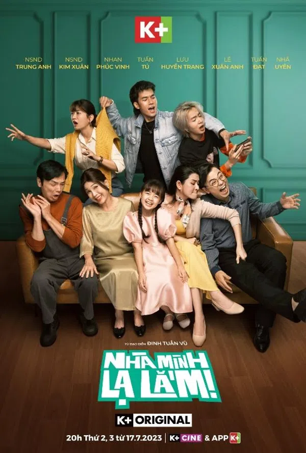 Poster phim Nhà Mình Lạ Lắm trên SubNhanh